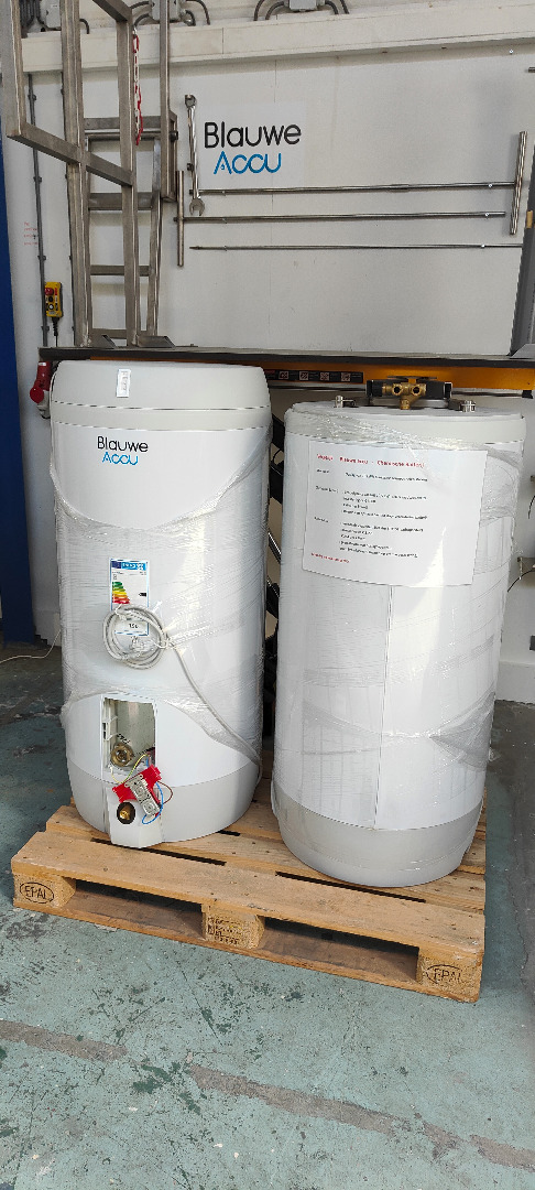 https://www.solar-nu-webshop.nl/data/upload/Shop/images/img20250523150157-fotos-blauweaccu.jpg